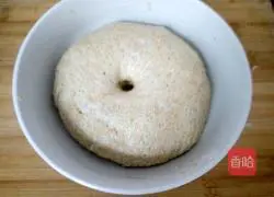 Illustration of making red dates, sesame and coarse grain flowering steamed buns 5