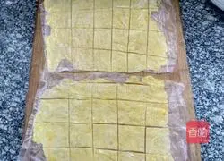 Illustration of how to make egg yolk cake 8