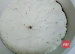 Illustration of how to make zucchini and egg stuffed buns 2