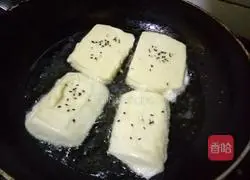 Illustration of how to make golden steamed buns 5