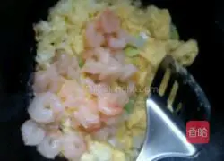 Illustration of how to make shrimp fried rice 5