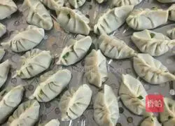 Illustration of how to make dumplings 3