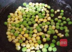 Illustration of how to make pastoral pineapple fried rice 2