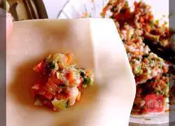 Illustration of how to make three fresh wontons 2