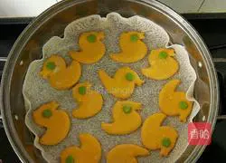 Illustration of how to make cartoon steamed buns 13