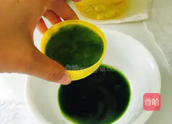 Illustration of how to make frog cartoon glutinous rice balls 3