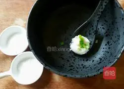 Illustration of how to make Shanghai seafood and shrimp wontons 14