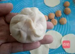 Illustration of how to make orange potato blossom steamed buns 13