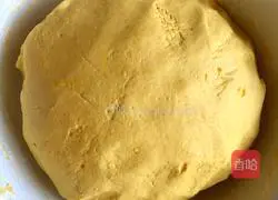 Illustration of how to make pumpkin cake 8