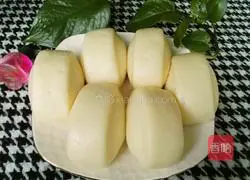 Illustration of how to make milk steamed buns 12
