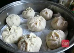 Illustration of how to make leek, egg and tofu buns 10