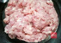 Pork and Bean Dumplings Recipe Illustration 2