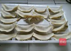 Illustration of how to make carrot, lotus root and pork dumplings 6