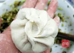 Illustration of how to make pork buns with leftover cabbage 13