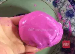 Illustration of how to make red dragon fruit glutinous rice balls 2