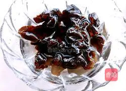 Illustration of how to make vegetarian Sanxian dumplings 2