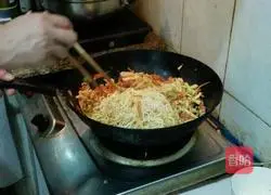 Special home-style fried noodles recipe 10
