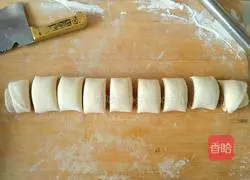 Illustration of how to make chocolate steamed bun rolls 6
