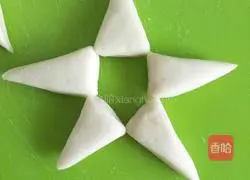 Illustration of how to make five-pointed star steamed buns 8