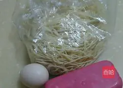Illustration of how to make three fresh fried noodles 1