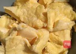 Seafood Nut Egg Fried Rice Recipe Illustration 3