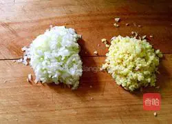 Illustration of how to make lace dumplings (sauerkraut and fresh meat stuffing) 6