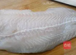 Illustration of how to make Longli fish and celery dumplings 2