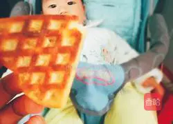 Baby food supplement ♤ Pan version of banana waffles (waffle grid cake) recipe illustration 9