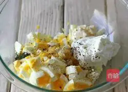 Greek Yogurt Egg Salad Sandwich Recipe Illustration 1