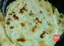 Illustration of how to make dumpling skin version shaobing 7