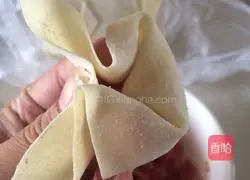 Illustration of how to make fried wontons 4