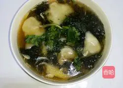 Illustration of how to make enoki mushroom and pork wontons 16