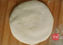 Illustration of how to make steamed pancakes stuffed with red fruit (hawthorn) 5