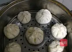 Illustration of how to make wild boar stuffed buns 5