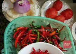 Illustration of making homemade noodle sauce 1