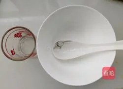 Illustration of how to make water chestnut powder jelly 1