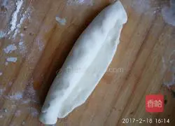 Illustration of how to make egg intestines rolled in flatbread 4