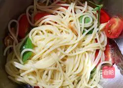 Illustration of how to make basil and cherry tomato noodles 7