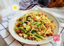 Illustration of how to make fried rice noodles with barbecued pork (Cantonese style) 14