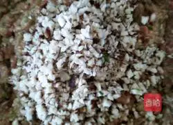 Illustration of how to make three fresh wontons 2