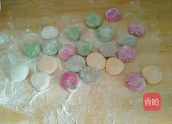 Illustration of how to make Yuanbao dumplings 11