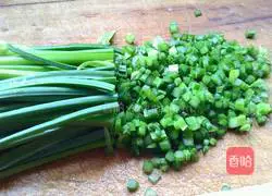 Illustration of how to make dumplings stuffed with leek and moss 2