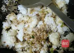 Illustration of how to make fried rice 11