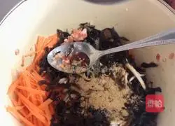 Illustration of how to make minced pork and three shredded spring cakes (mix the noodles yourself) 6