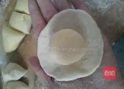 Illustration of how to make flowering steamed buns 7