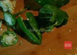 Illustration of how to make egg fried rice 1