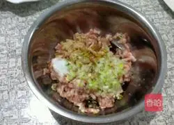 Illustration of how to make shrimp wontons 2