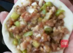 Illustration of how to make door nail meatloaf 3