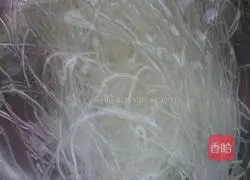 Illustration of how to make steamed buns with vegetarian filling 3