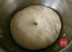 Illustration of how to make boiled meat lotus buns 4